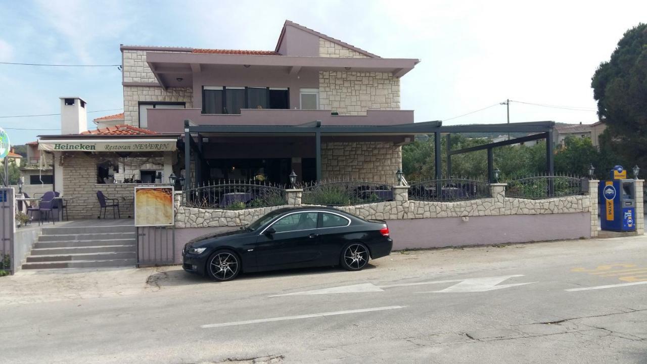 San Apartments Slatine Exterior foto